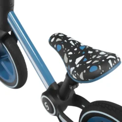 Skiddoü Laufrad Ronny 12 Zoll Räder Aluminium-Rahme Höhenverstellbar Lenkradschloss Balance Bike Einheitsgröße Retro Design Blau -Globbervi Verkaufe 5c803ad293f454aba32b9b6e06f29ca0