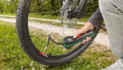 BOSCH EasyPump Akku-Druckluftpumpe 10.3 Bar -Globbervi Verkaufe c7d91d42498ef19c1566fbb589451476