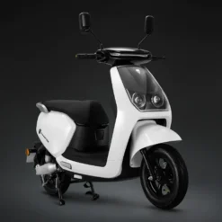 PHANTOM | E-Roller | Lithium-Akku | 1500 Watt | 60km | 45km/h | Weiß Elektro Roller | E Moped | E Motorroller -Globbervi Verkaufe d6befdf78c9d91d654e2add9f8f144d8